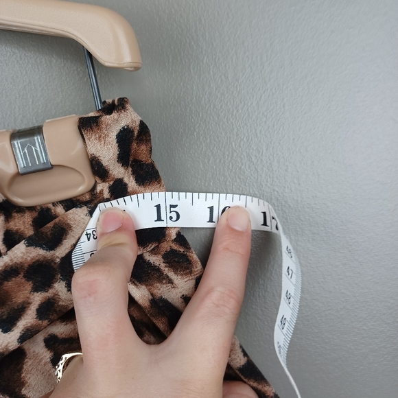 Entro Leopard Hi Rise Shorts - Picture 6 of 6